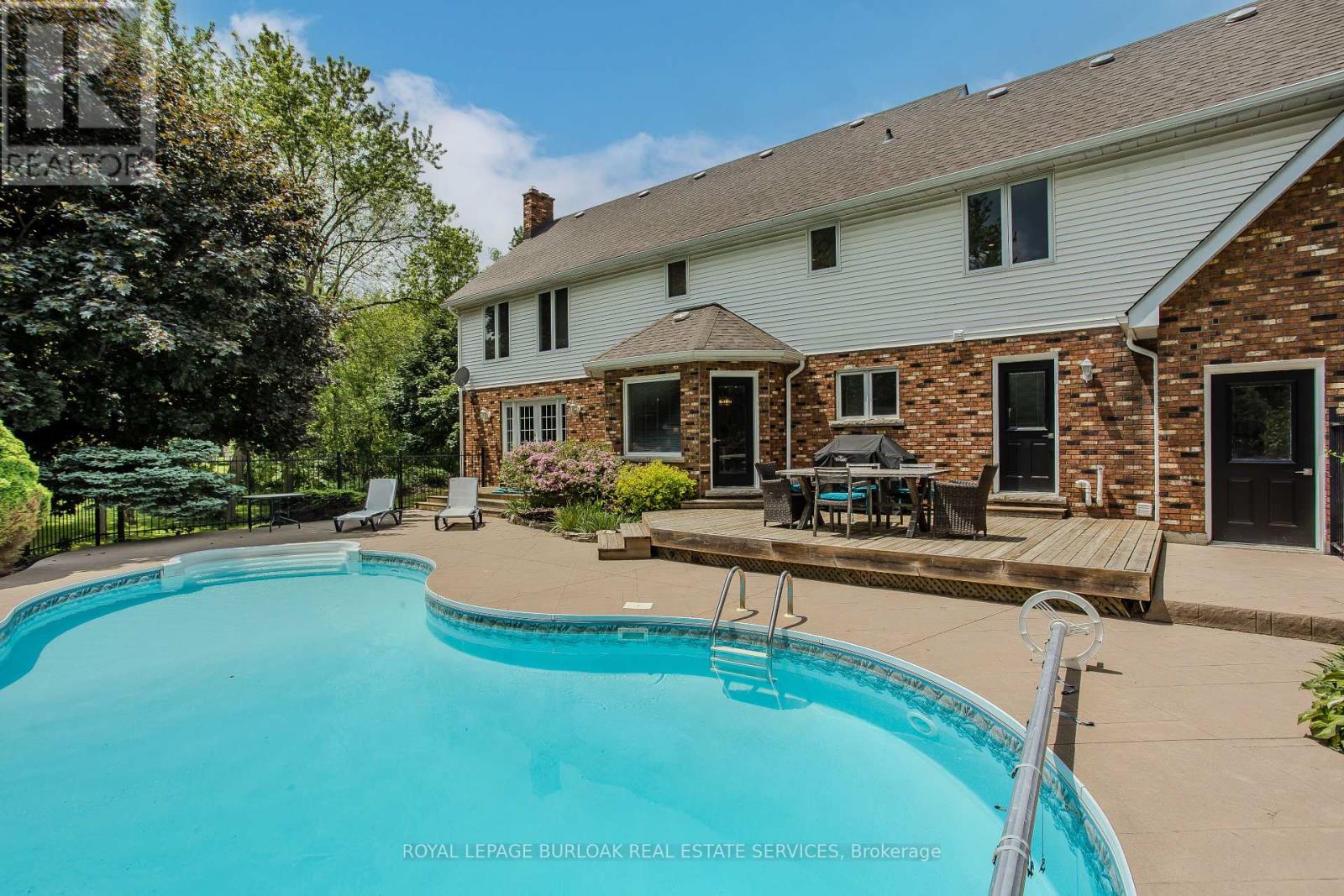 331 Lanark Street, Haldimand, Ontario  N3W 1G3 - Photo 5 - X12216260