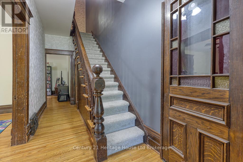 113 Light Street, Woodstock, Ontario  N4S 6H2 - Photo 2 - X12216262