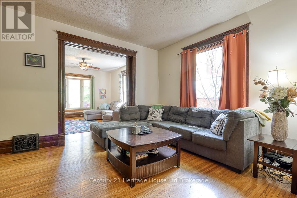 113 Light Street, Woodstock, Ontario  N4S 6H2 - Photo 6 - X12216262