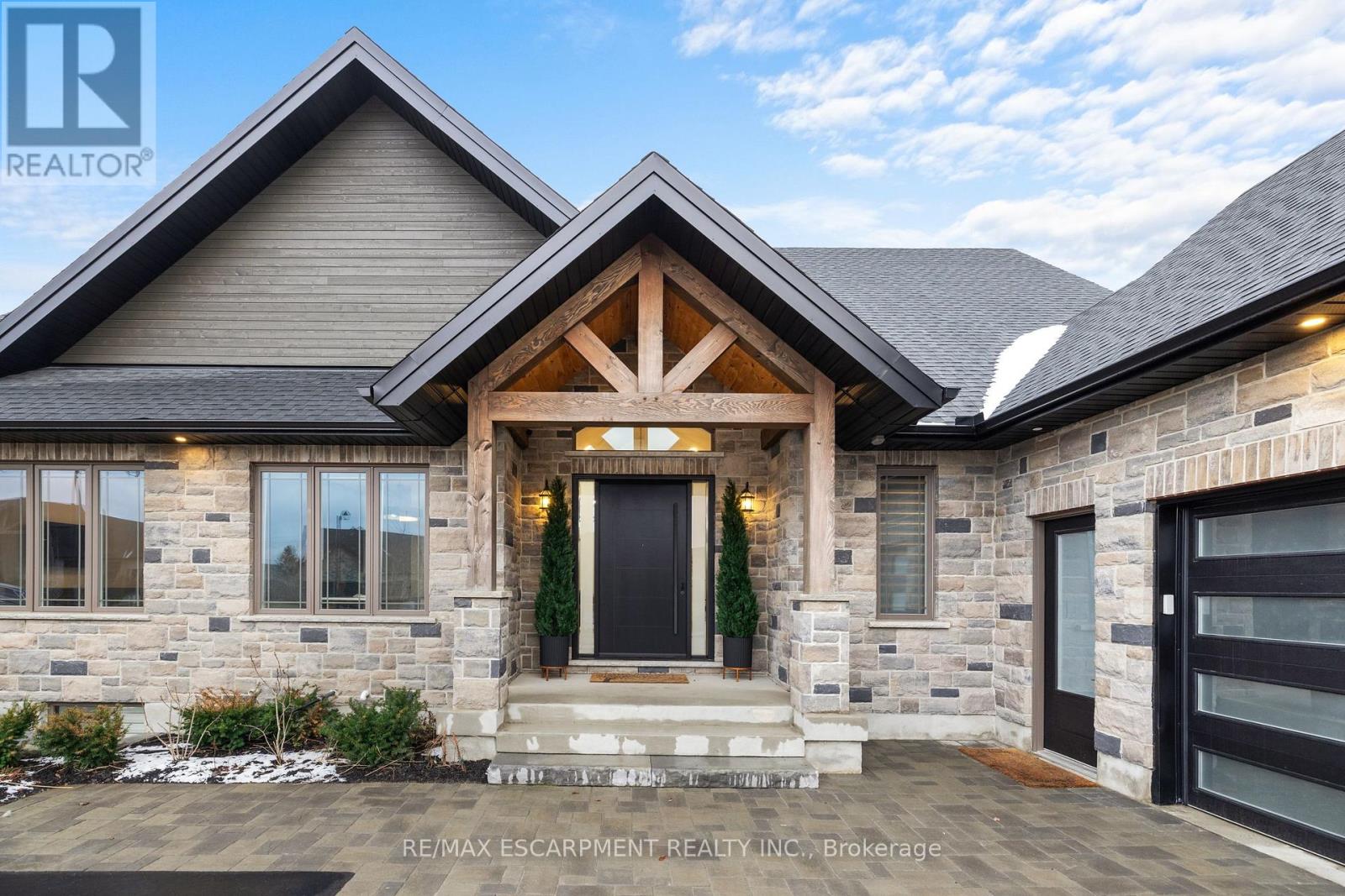 23 Whitcombe Way, Puslinch (Morriston), Ontario  N0B 2C0 - Photo 4 - X12216264