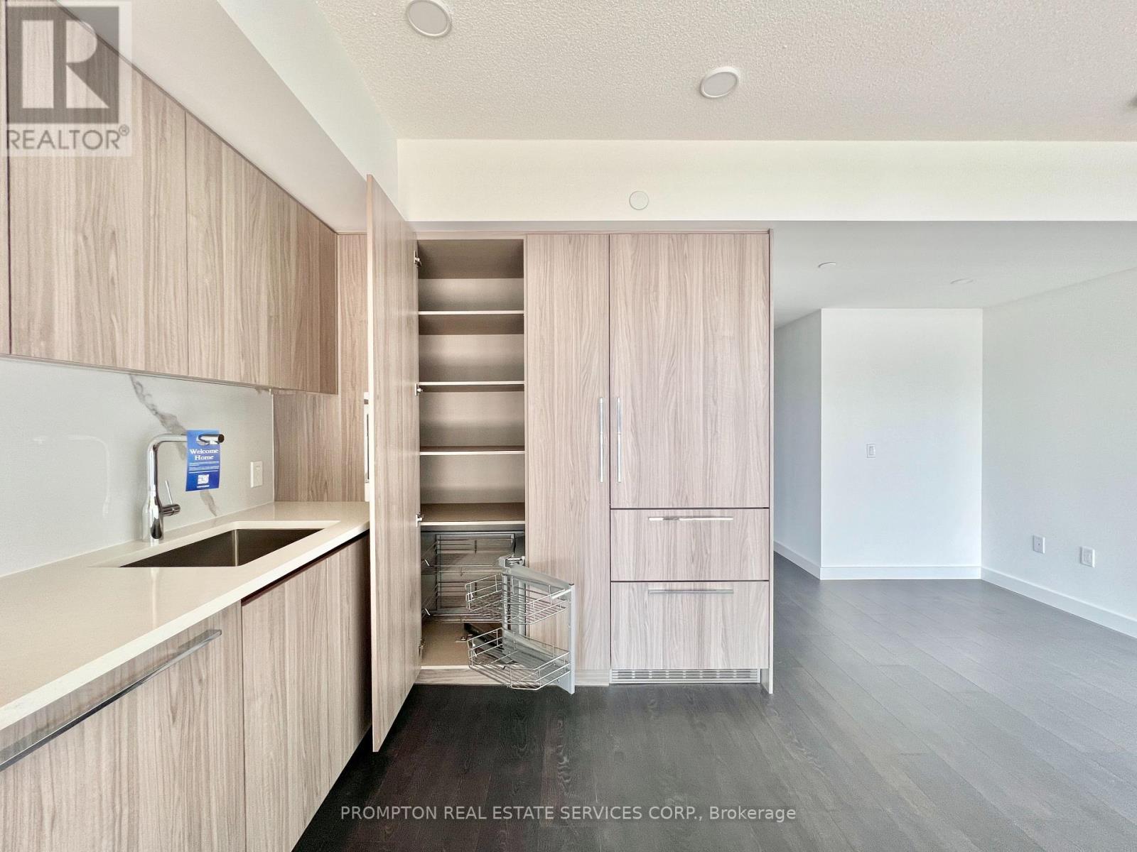 2810 - 1 Concord Cityplace Way, Toronto (Waterfront Communities), Ontario  M5V 0X3 - Photo 18 - C12216326