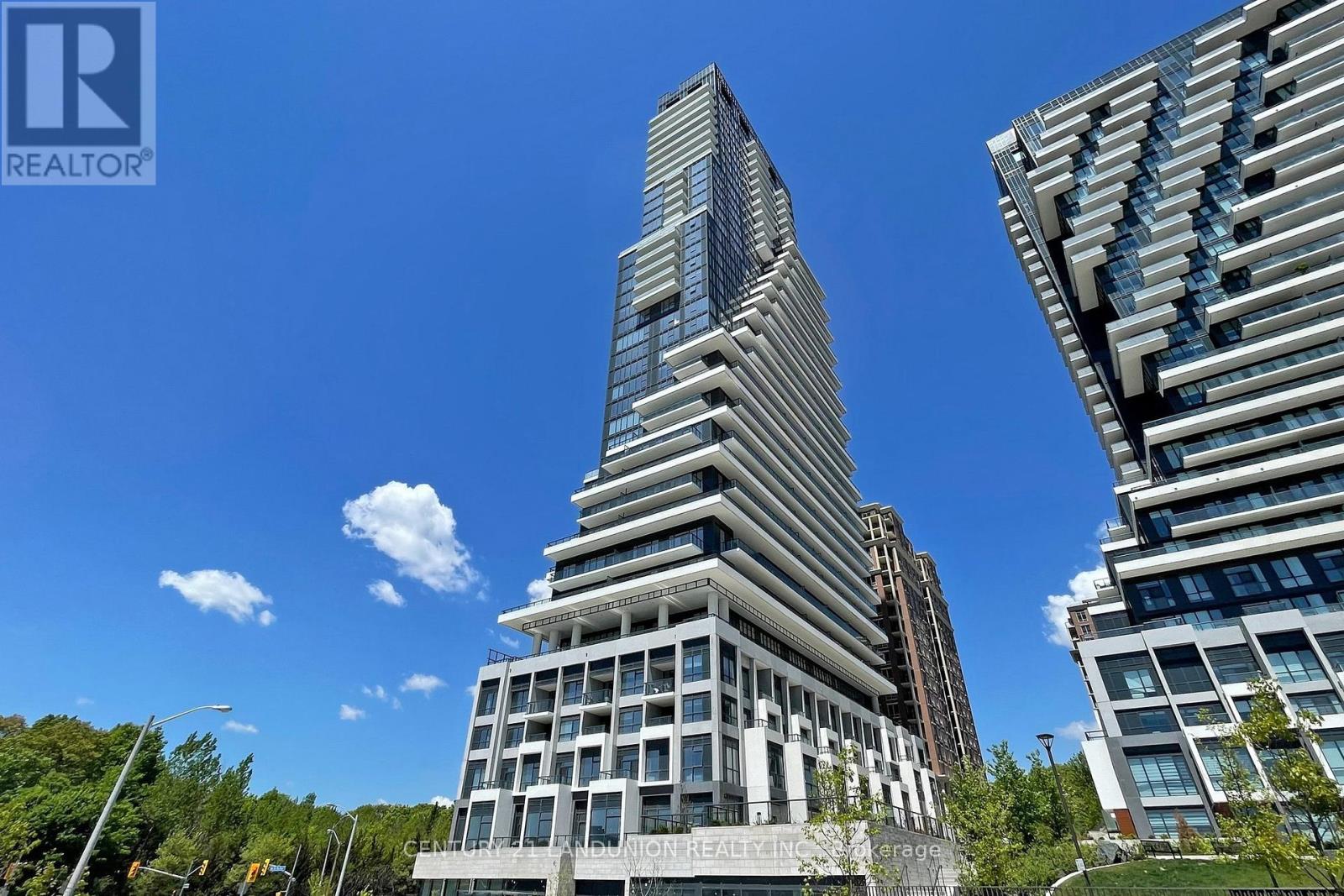 2004 - 10 Inn On The Park Drive, Toronto, Ontario  M3C 0P9 - Photo 1 - C12174496