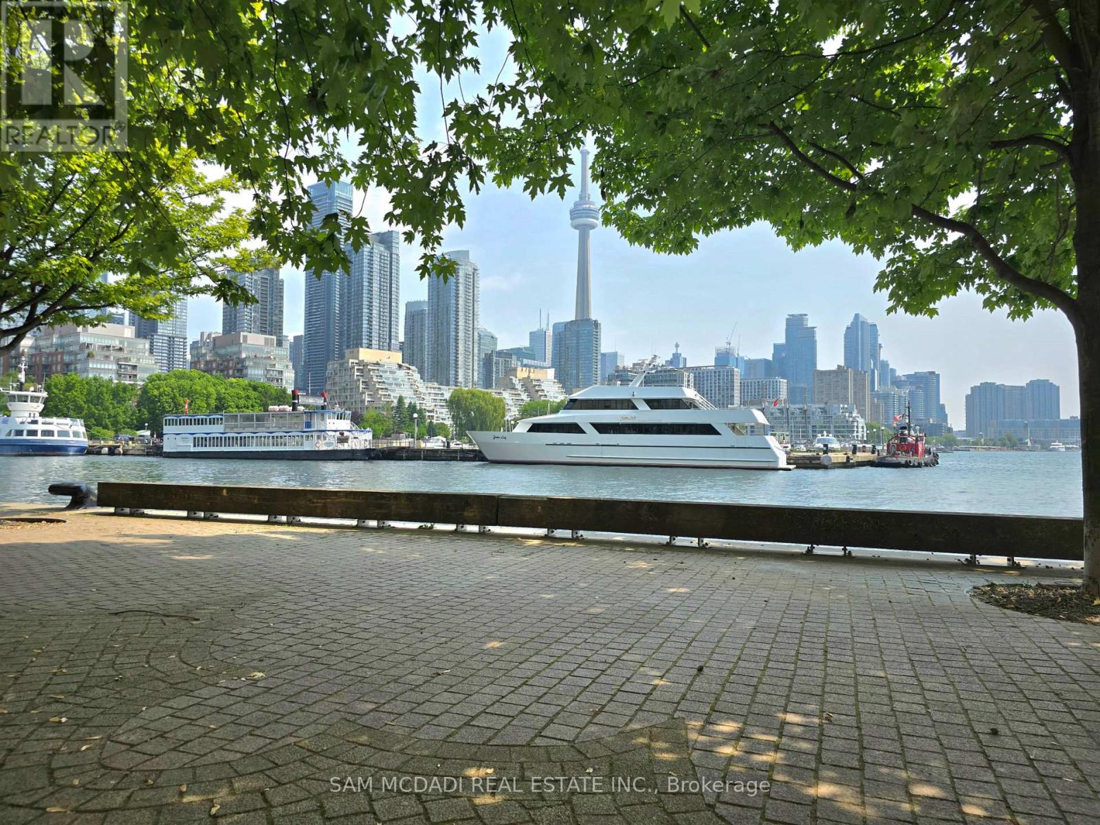 721 - 650 Queens Quay W, Toronto, Ontario  M5V 3N2 - Photo 19 - C12206179
