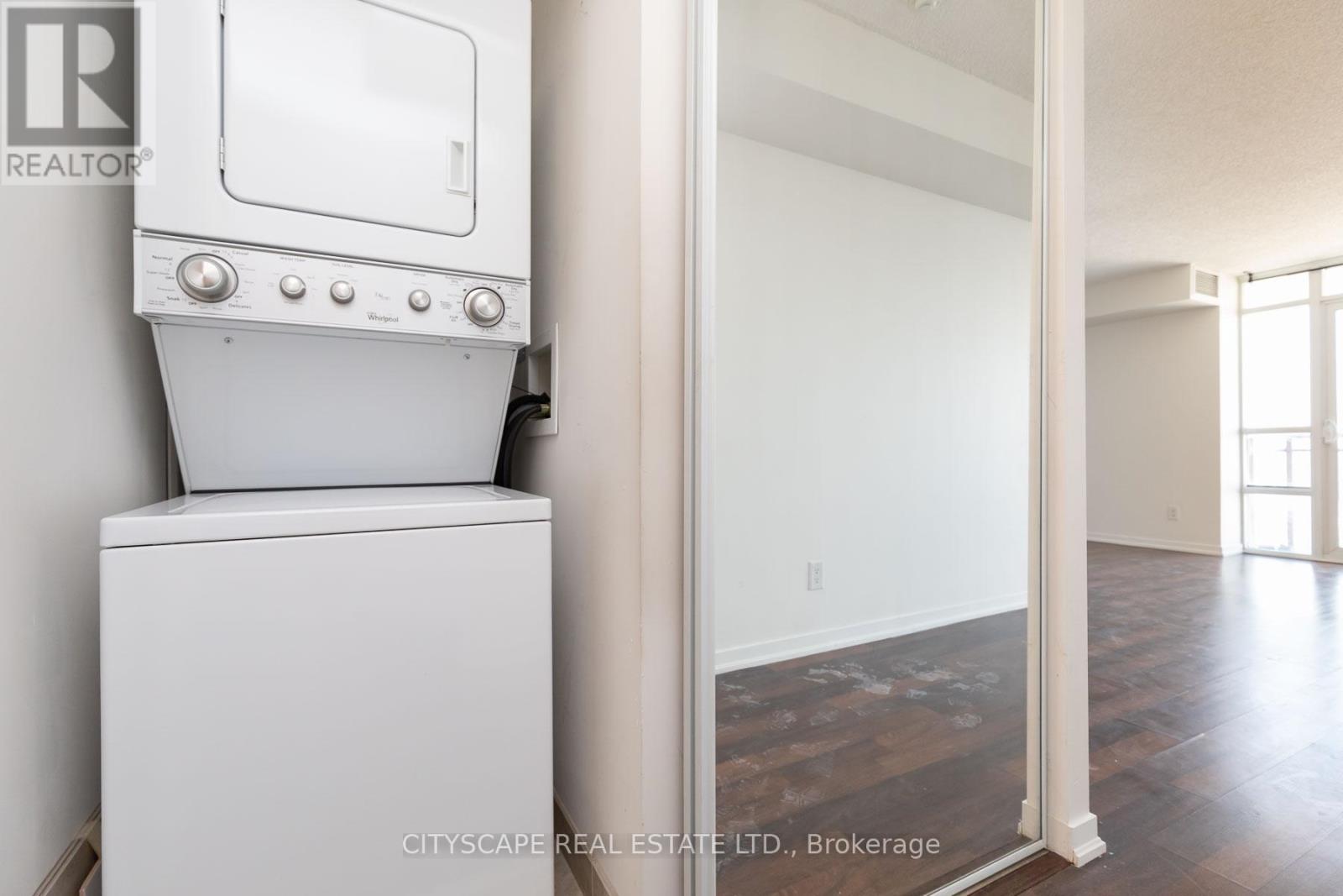 1907 - 38 Joe Shuster Way, Toronto, Ontario  M6K 0A5 - Photo 17 - C12211988