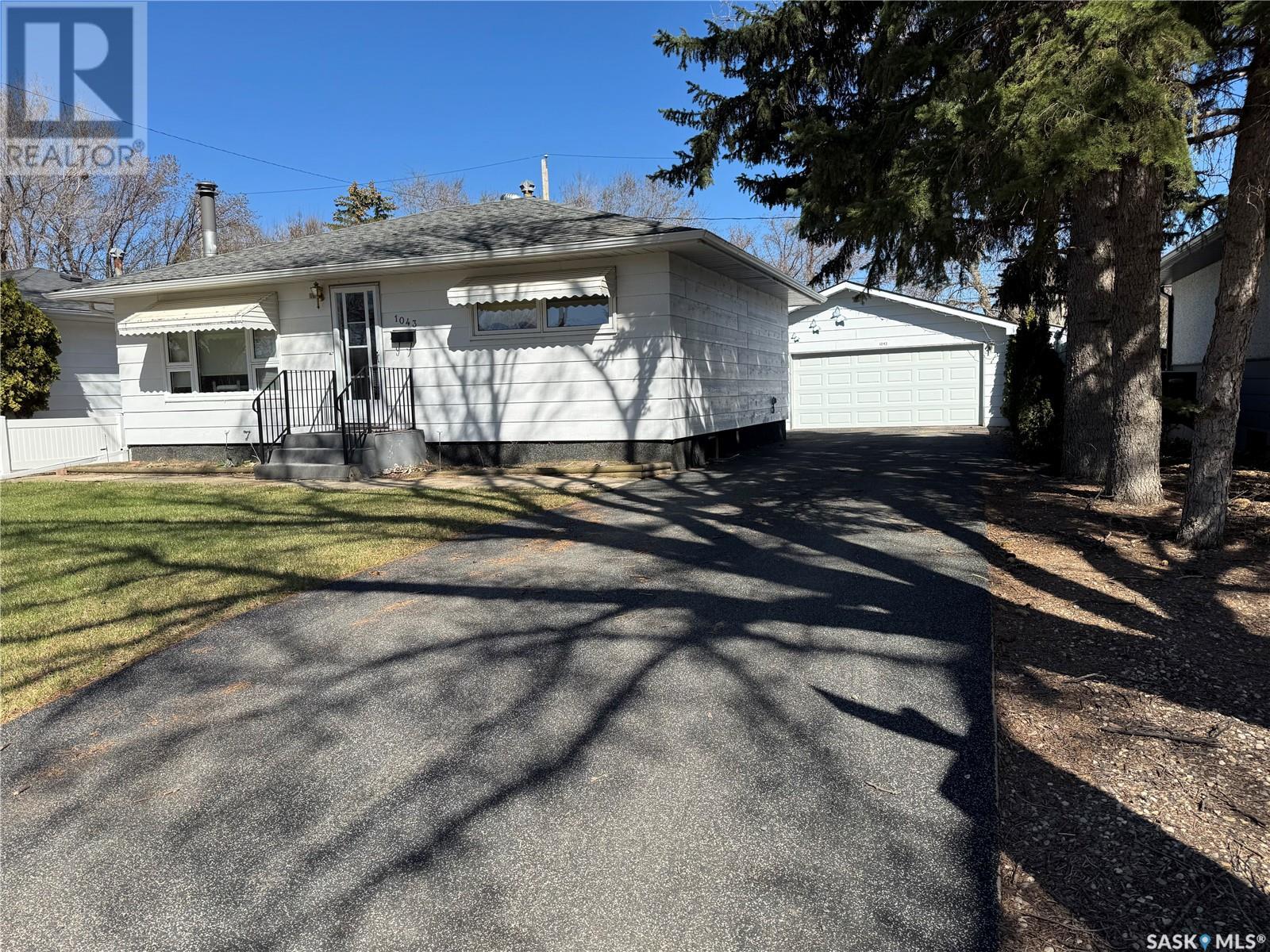 1043 simpson AVENUE, moose jaw, Saskatchewan
