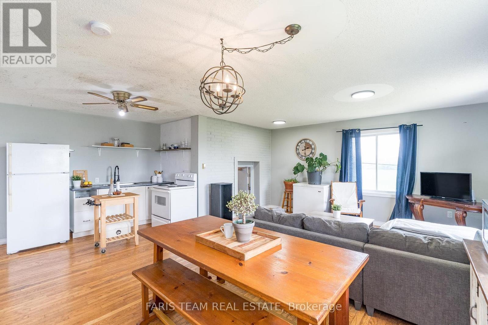 160 Lafontaine Road W, Tiny, Ontario  L9M 0H1 - Photo 20 - S12216270