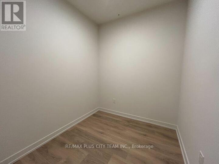 916 - 181 Sterling Road, Toronto (Dufferin Grove), Ontario  M6R 0B2 - Photo 11 - C12213991
