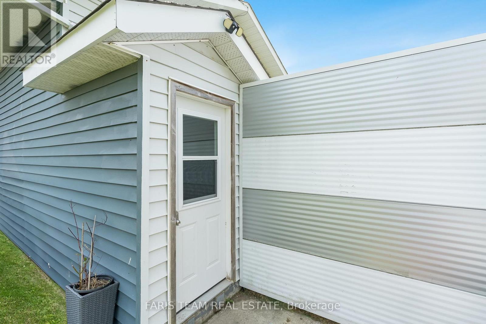 160 Lafontaine Road W, Tiny, Ontario  L9M 0H1 - Photo 34 - S12216270