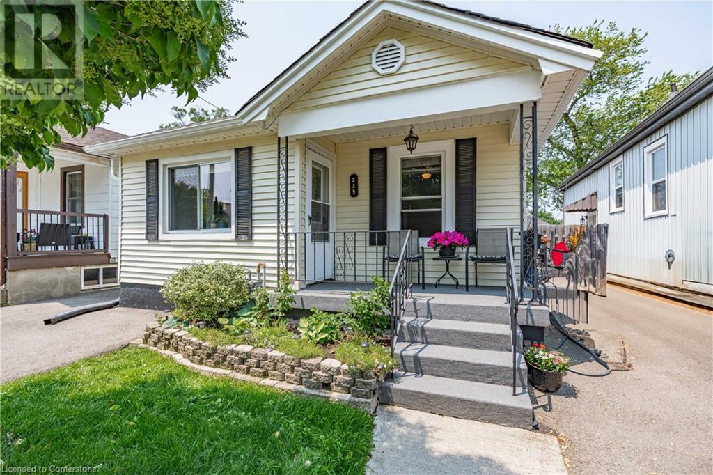 235 TOLTON Avenue, Hamilton, Ontario