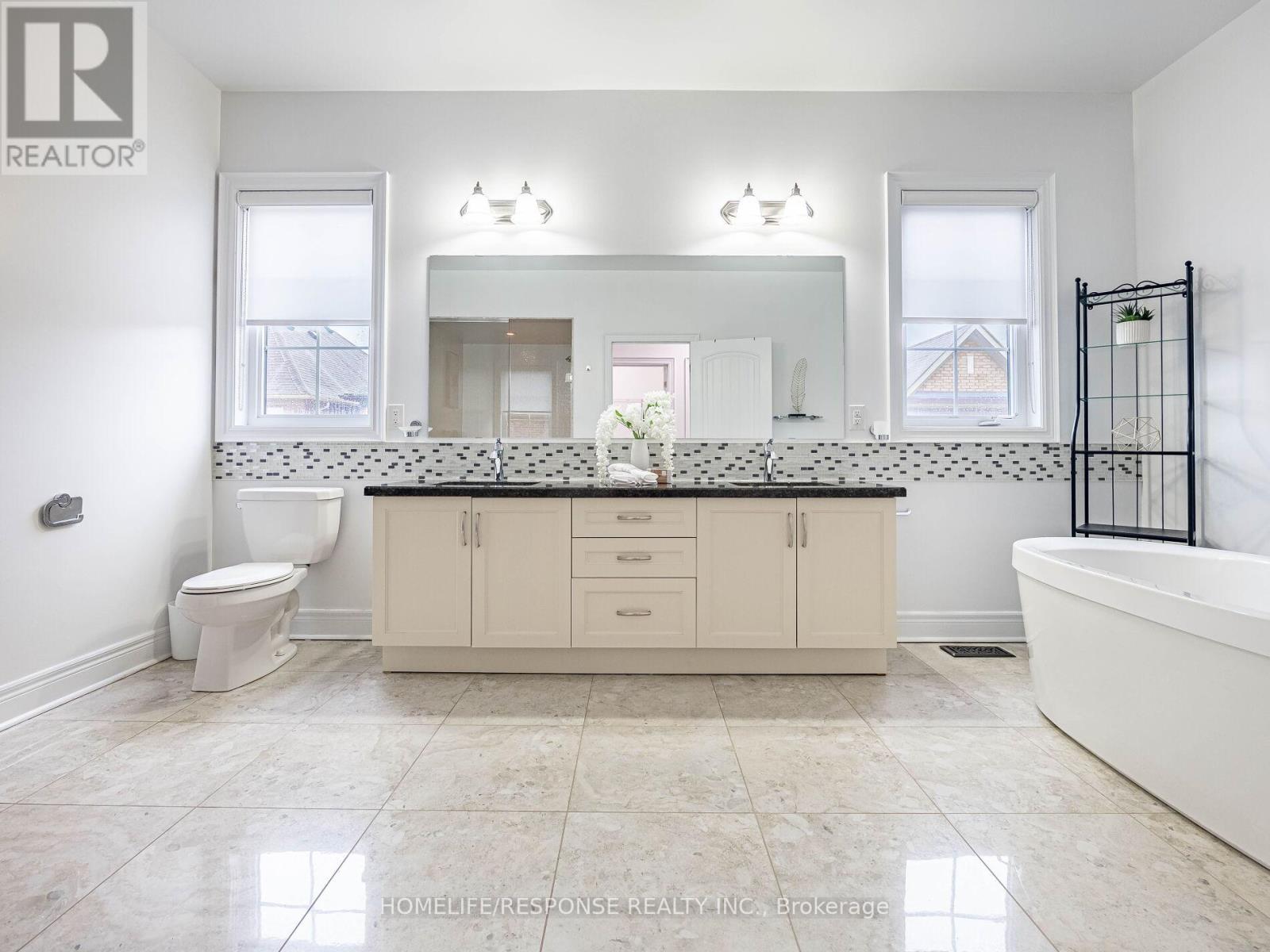 226 Jessie Caverhill Passage, Oakville, Ontario  L7M 0Z6 - Photo 21 - W12213305