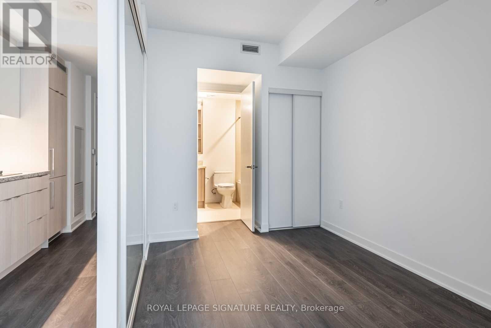 703 - 115 Blue Jays Way, Toronto (Waterfront Communities), Ontario  M5V 3T3 - Photo 10 - C12216319