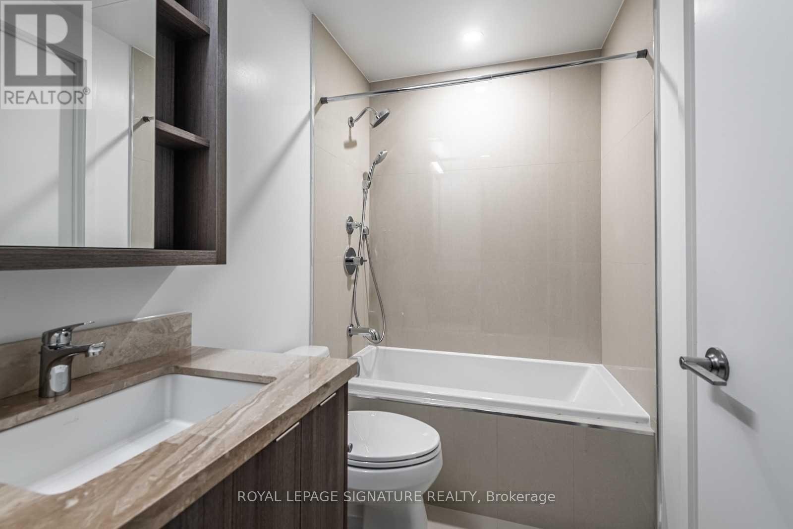703 - 115 Blue Jays Way, Toronto (Waterfront Communities), Ontario  M5V 3T3 - Photo 13 - C12216319