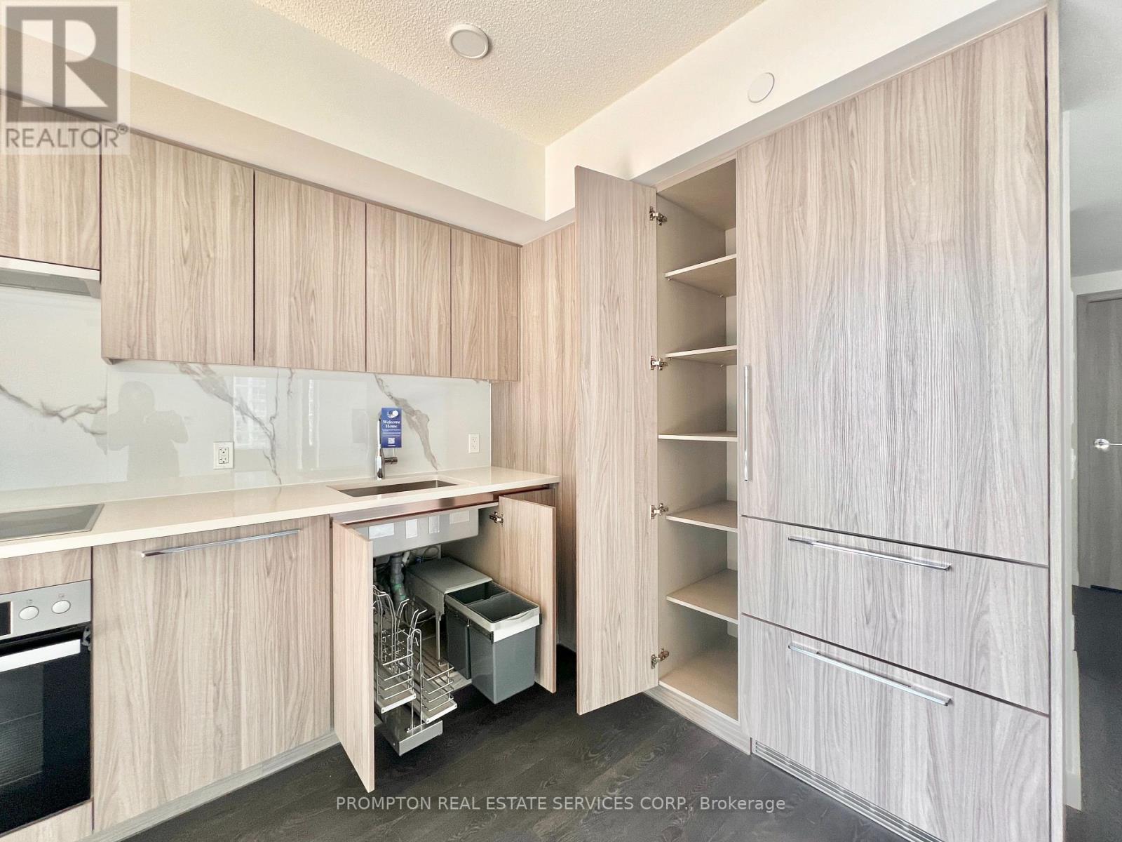 2810 - 1 Concord Cityplace Way, Toronto (Waterfront Communities), Ontario  M5V 0X3 - Photo 19 - C12216326