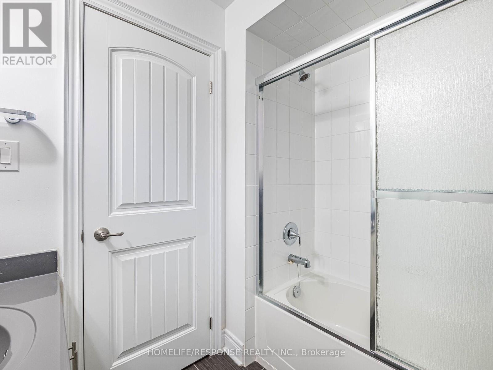 226 Jessie Caverhill Passage, Oakville, Ontario  L7M 0Z6 - Photo 41 - W12213305