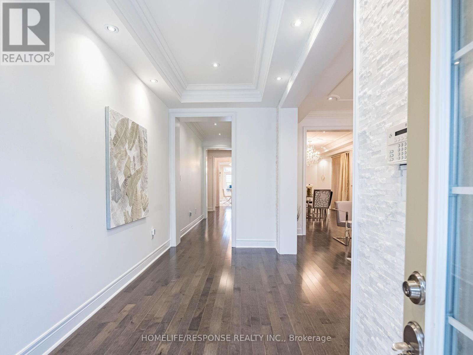 226 Jessie Caverhill Passage, Oakville, Ontario  L7M 0Z6 - Photo 2 - W12213305