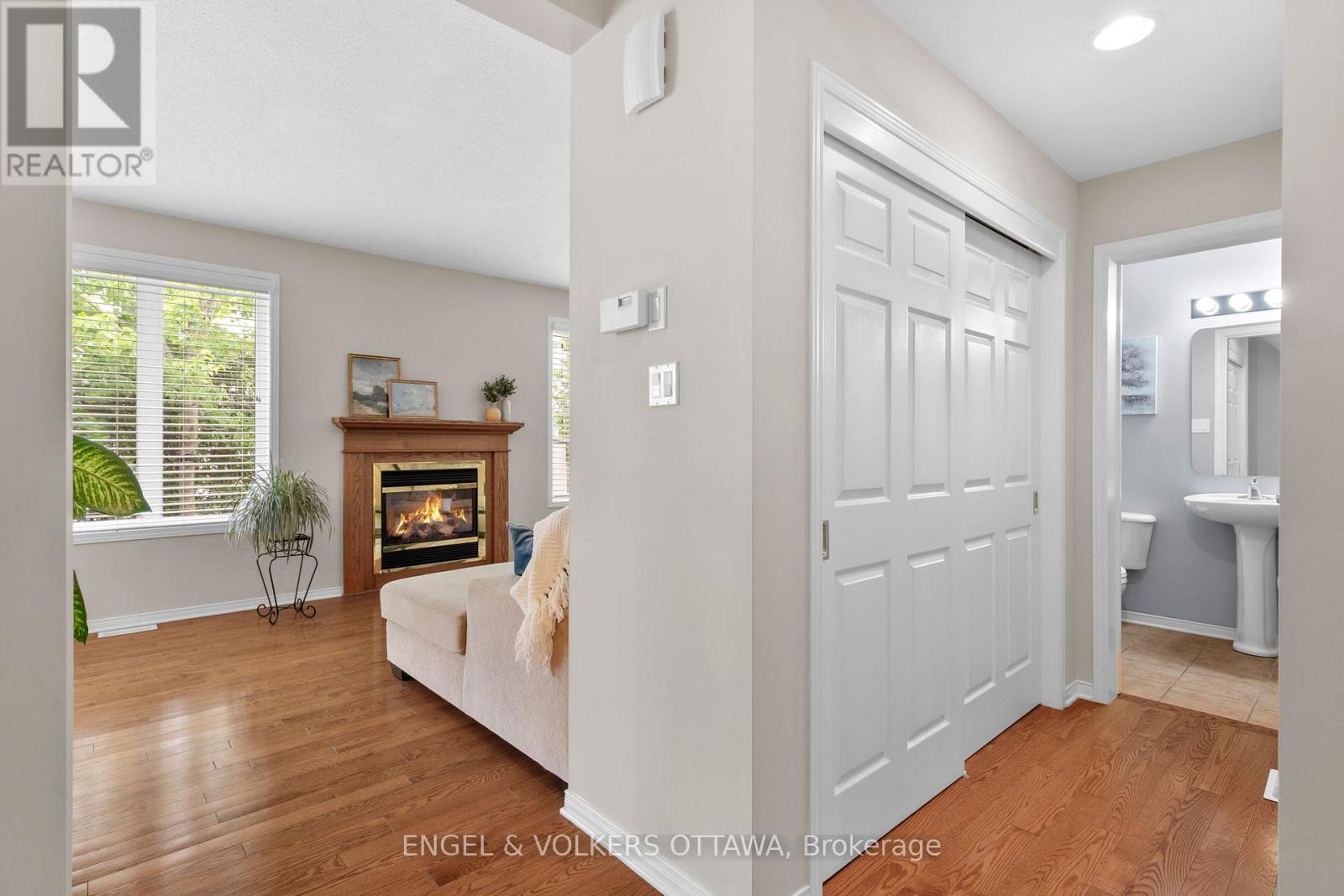 705 Larcastle Circle, Ottawa, Ontario  K4A 4Z2 - Photo 10 - X12216377