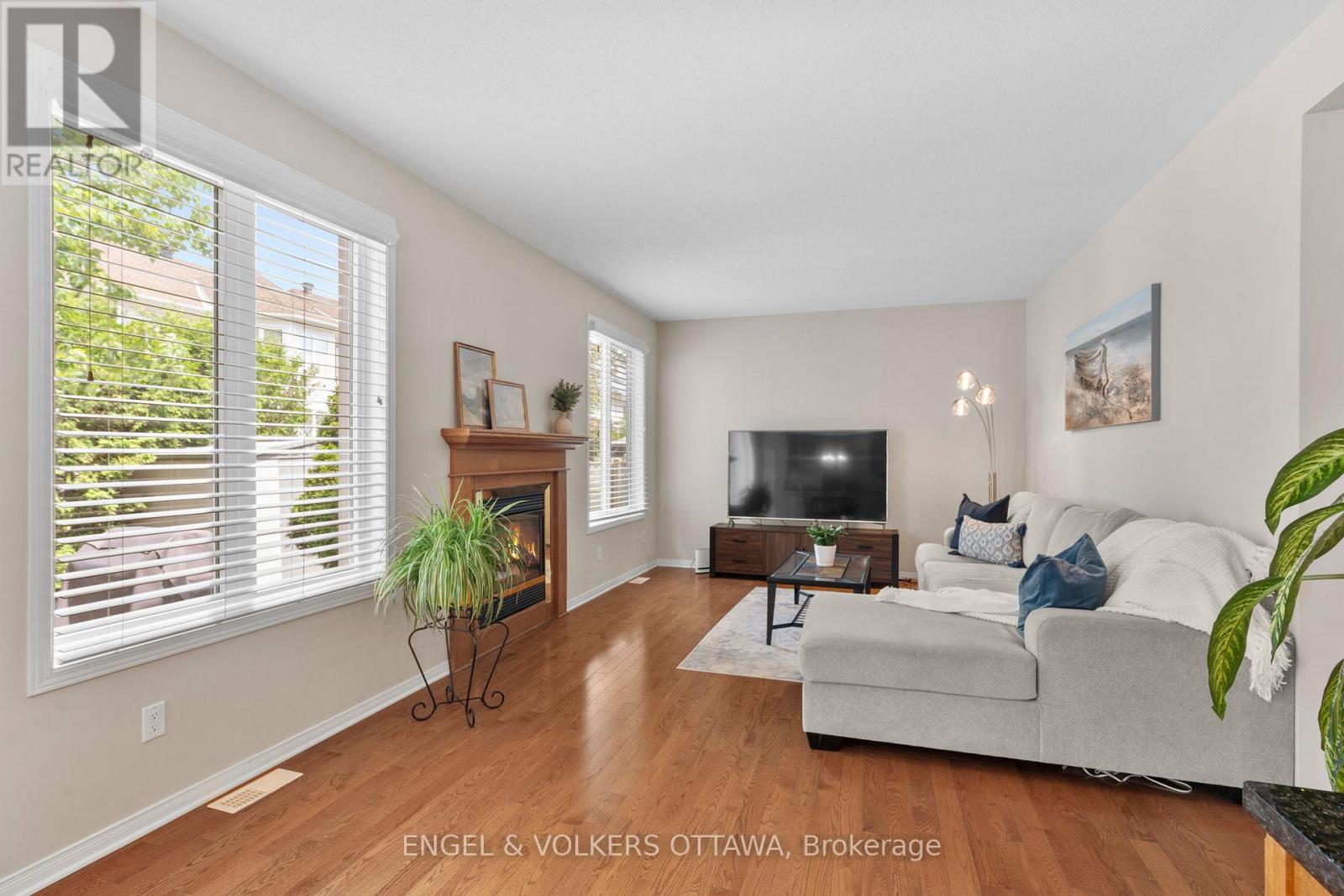 705 Larcastle Circle, Ottawa, Ontario  K4A 4Z2 - Photo 12 - X12216377