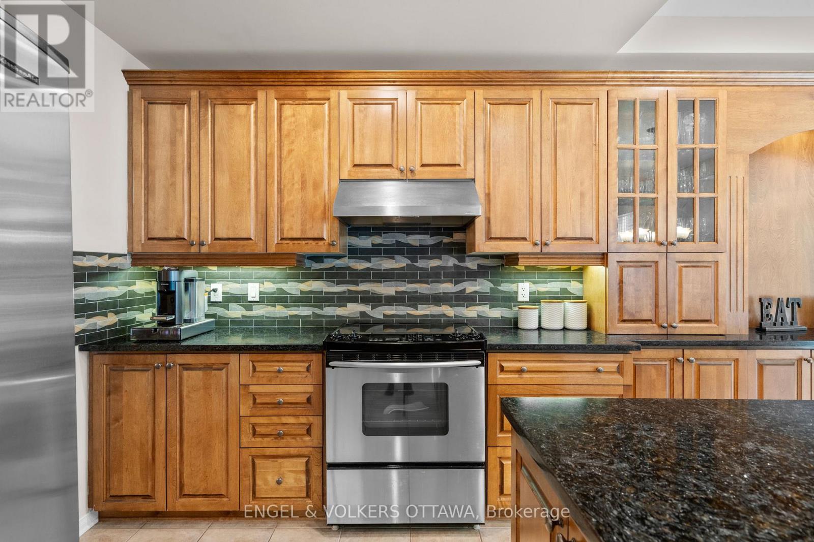 705 Larcastle Circle, Ottawa, Ontario  K4A 4Z2 - Photo 20 - X12216377