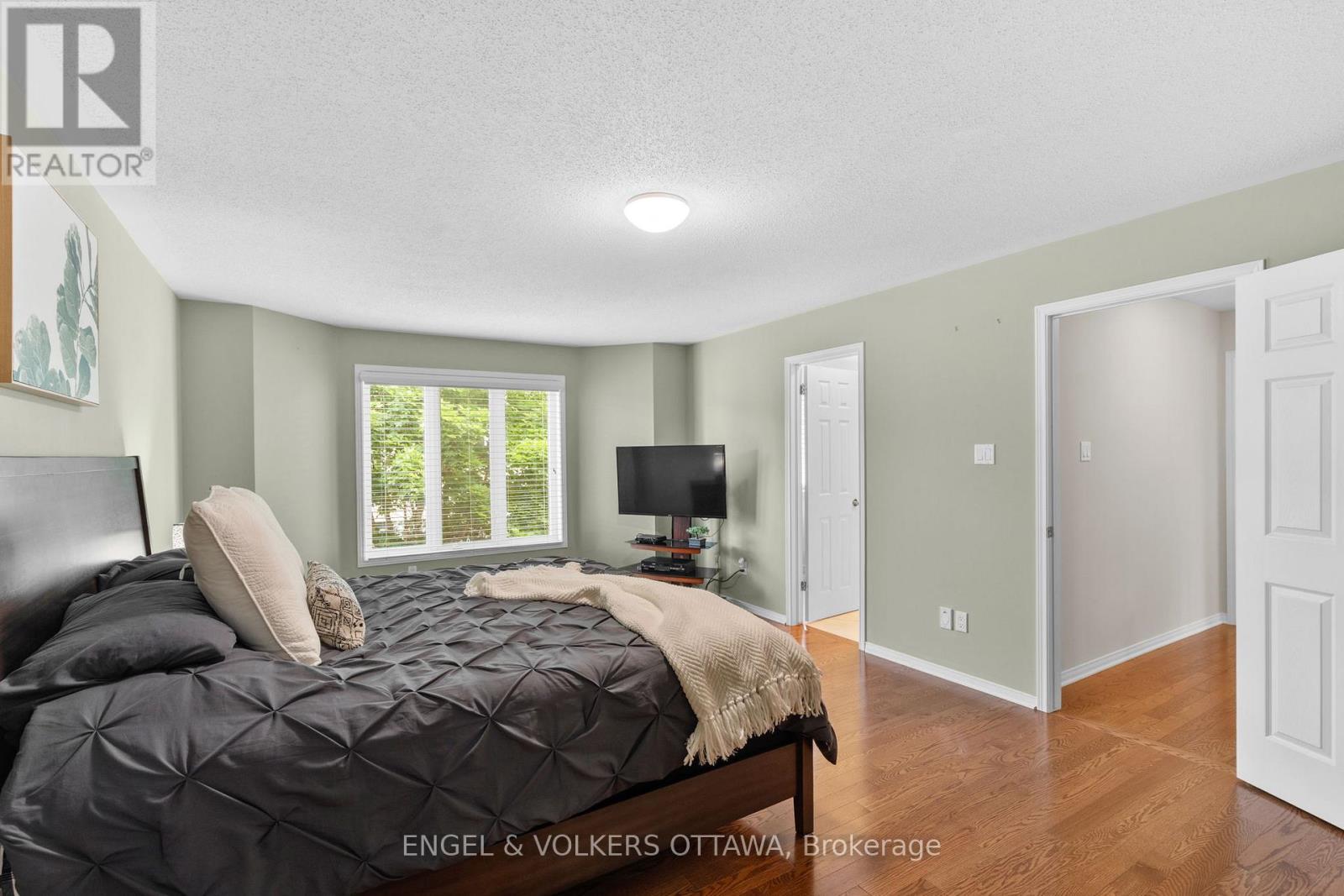 705 Larcastle Circle, Ottawa, Ontario  K4A 4Z2 - Photo 24 - X12216377