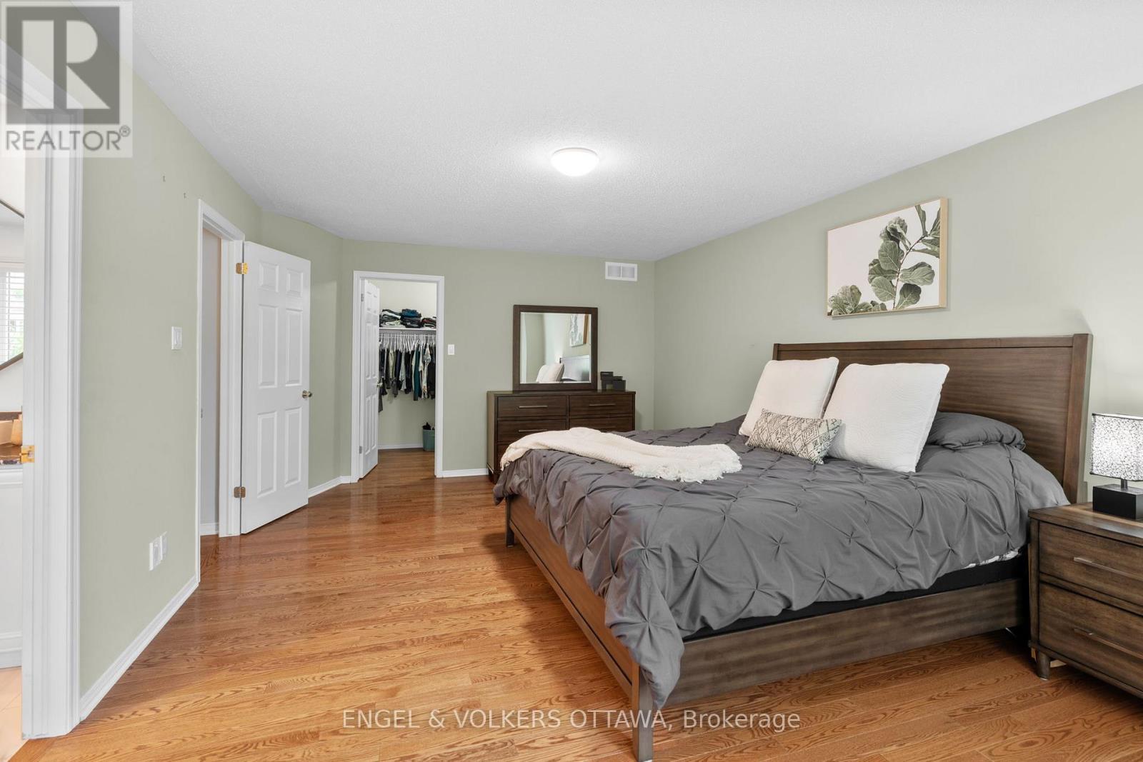 705 Larcastle Circle, Ottawa, Ontario  K4A 4Z2 - Photo 25 - X12216377
