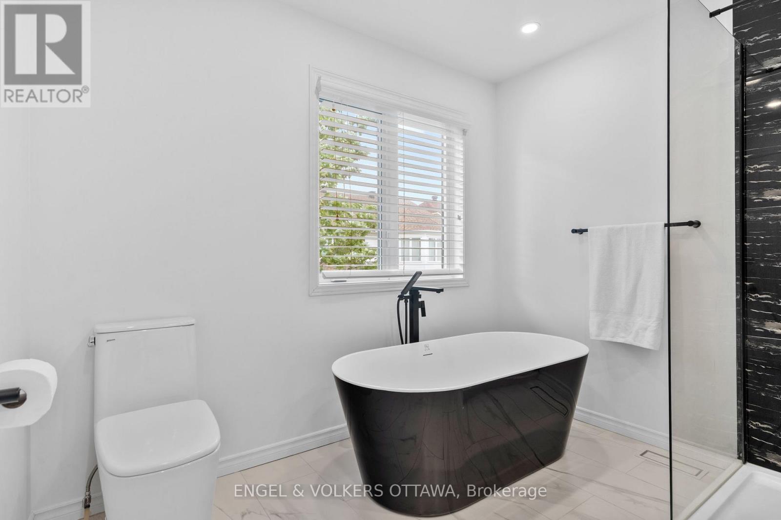 705 Larcastle Circle, Ottawa, Ontario  K4A 4Z2 - Photo 28 - X12216377