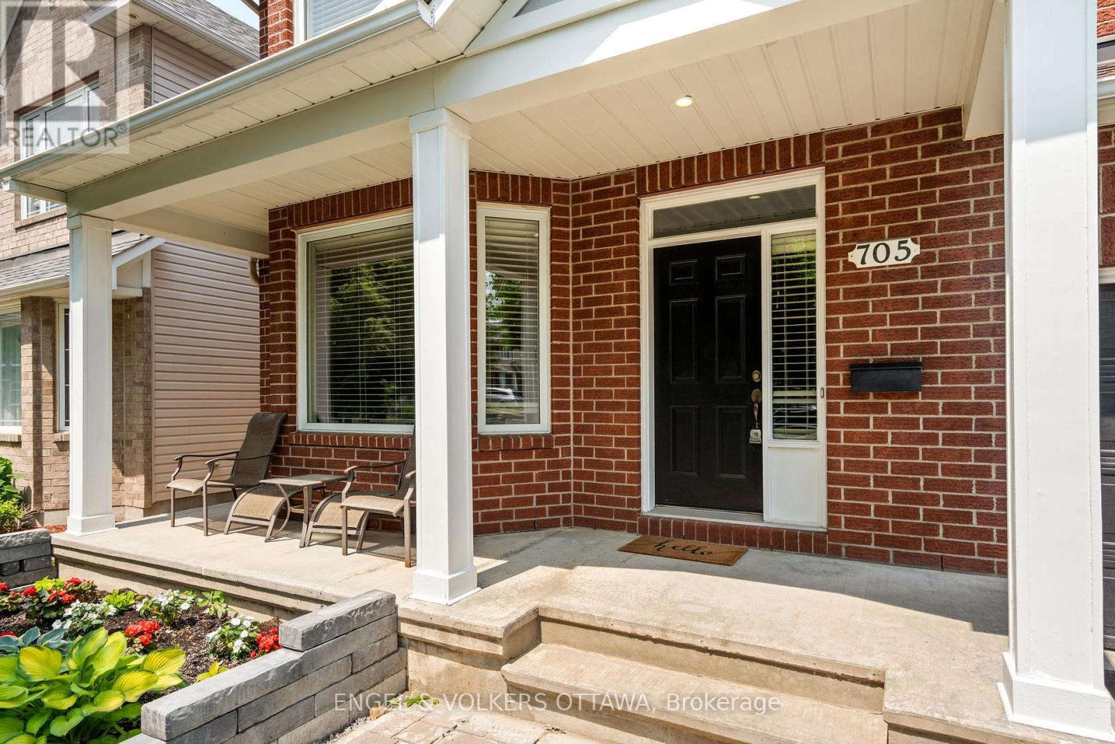 705 Larcastle Circle, Ottawa, Ontario  K4A 4Z2 - Photo 3 - X12216377