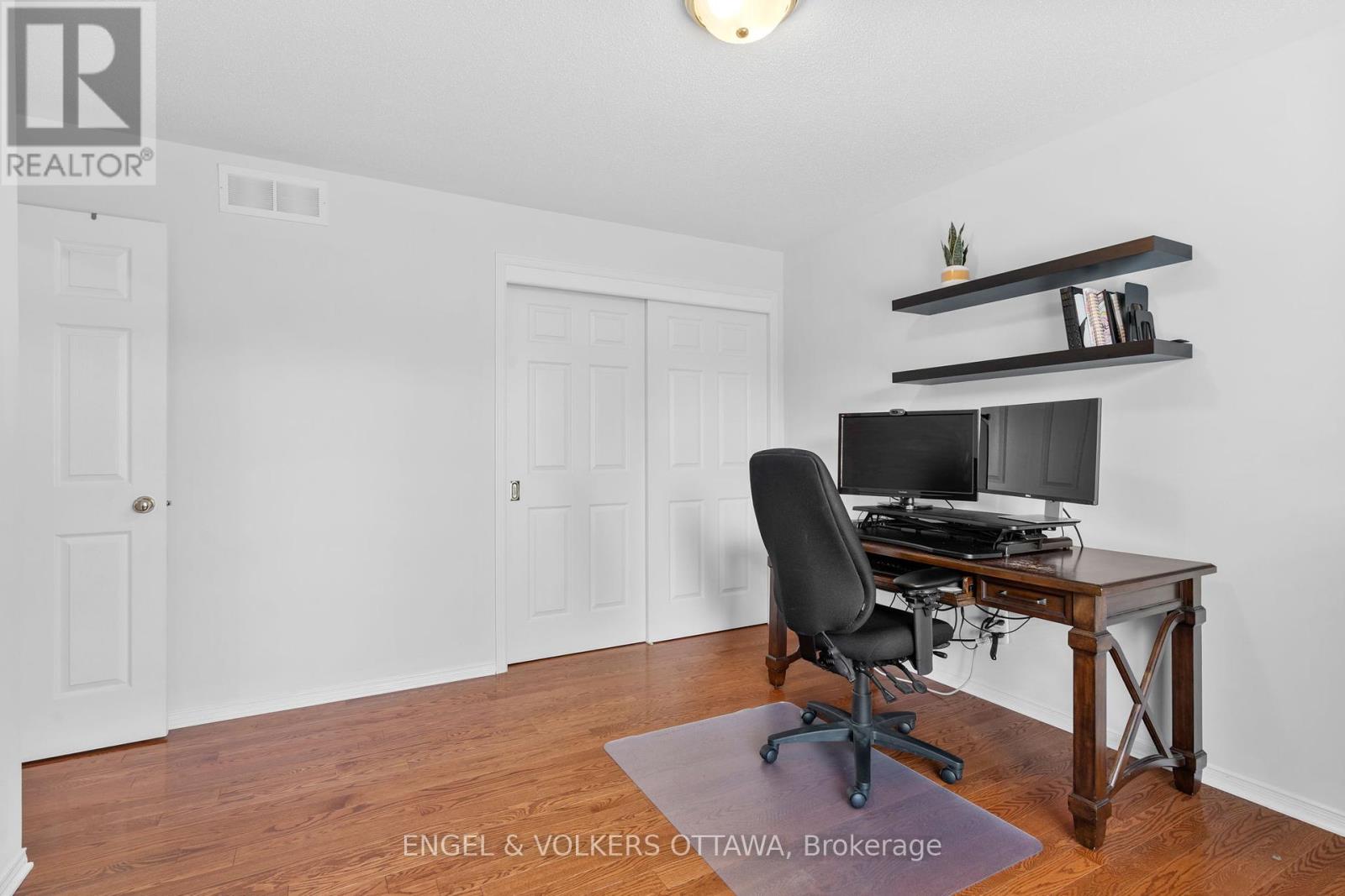 705 Larcastle Circle, Ottawa, Ontario  K4A 4Z2 - Photo 33 - X12216377