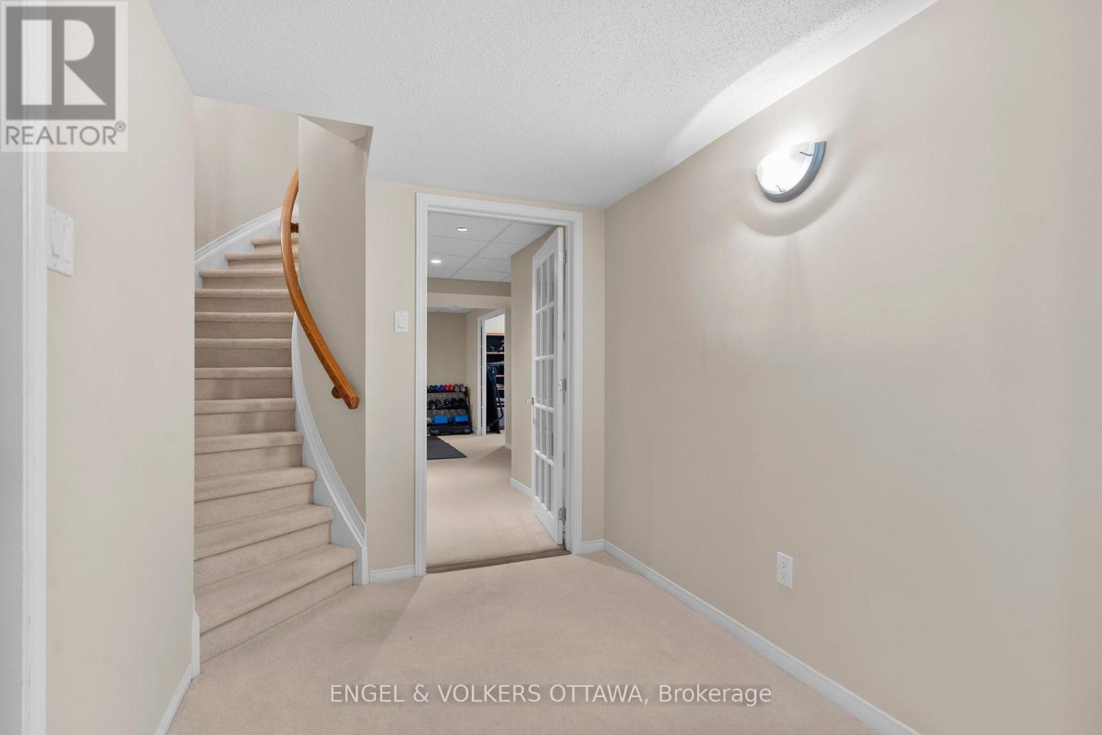 705 Larcastle Circle, Ottawa, Ontario  K4A 4Z2 - Photo 39 - X12216377