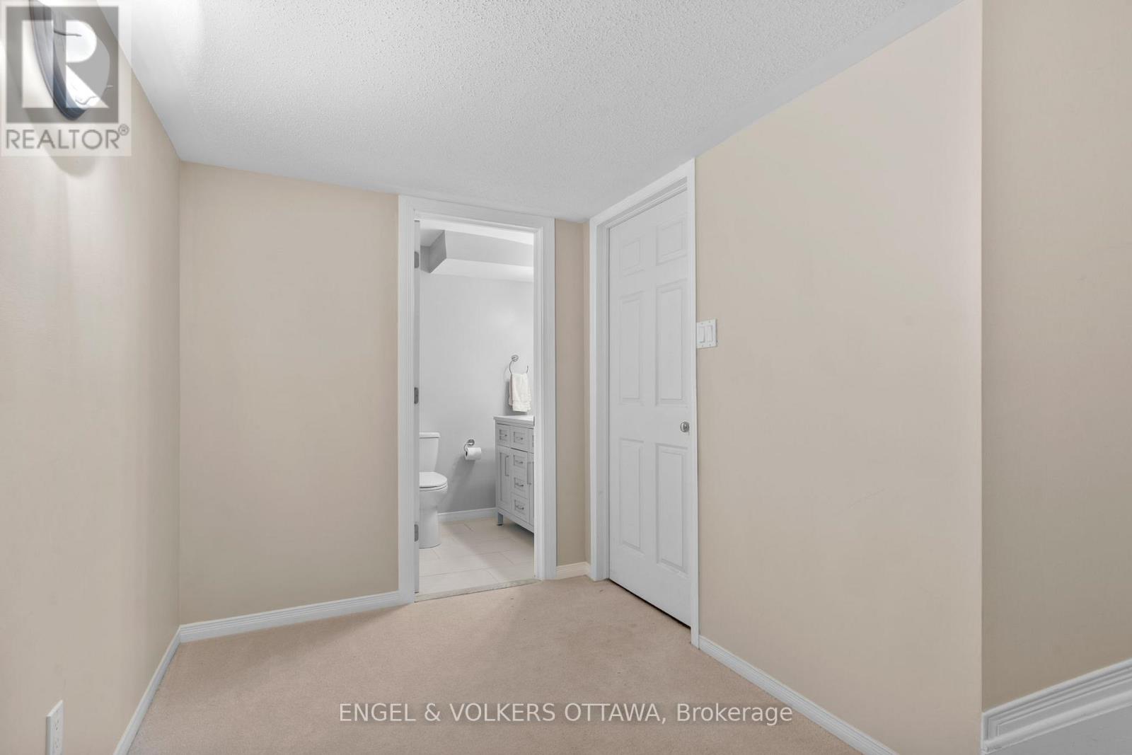 705 Larcastle Circle, Ottawa, Ontario  K4A 4Z2 - Photo 40 - X12216377