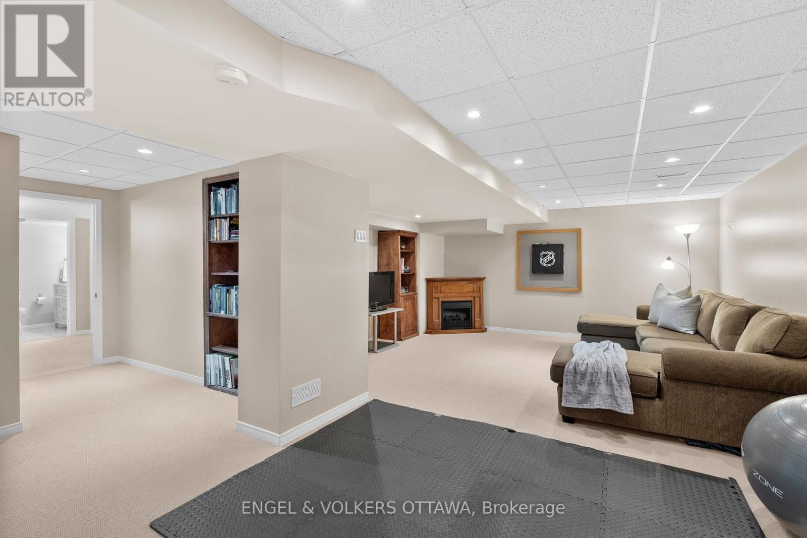 705 Larcastle Circle, Ottawa, Ontario  K4A 4Z2 - Photo 43 - X12216377