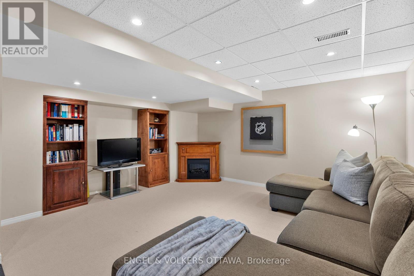 705 Larcastle Circle, Ottawa, Ontario  K4A 4Z2 - Photo 44 - X12216377
