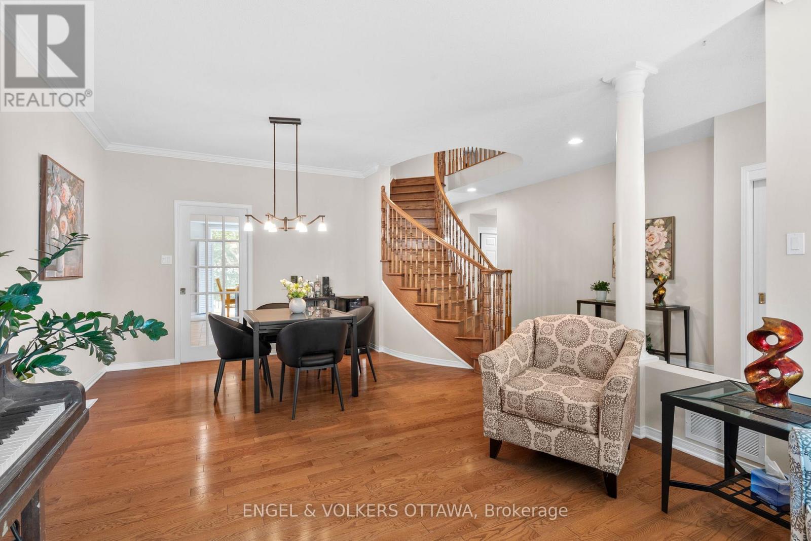 705 Larcastle Circle, Ottawa, Ontario  K4A 4Z2 - Photo 7 - X12216377