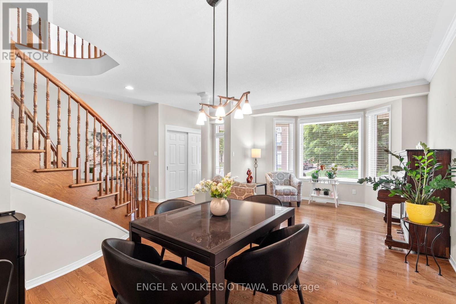 705 Larcastle Circle, Ottawa, Ontario  K4A 4Z2 - Photo 9 - X12216377