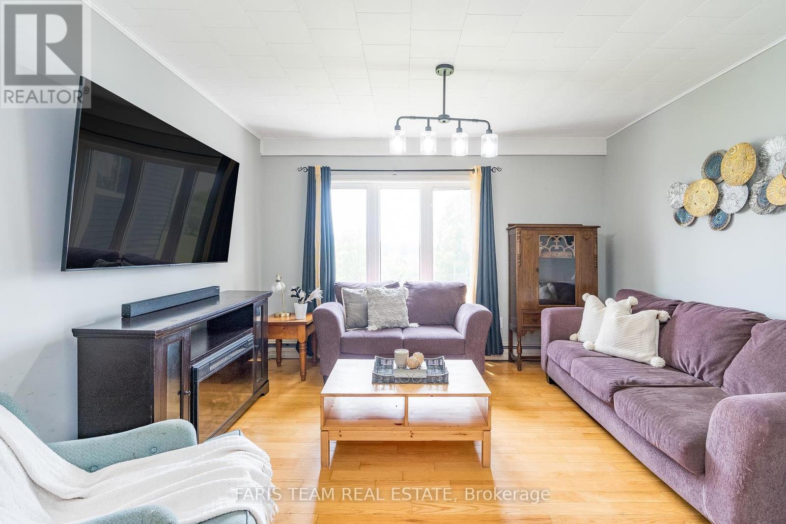 160 Lafontaine Road W, Tiny, Ontario  L9M 0H1 - Photo 12 - S12216270
