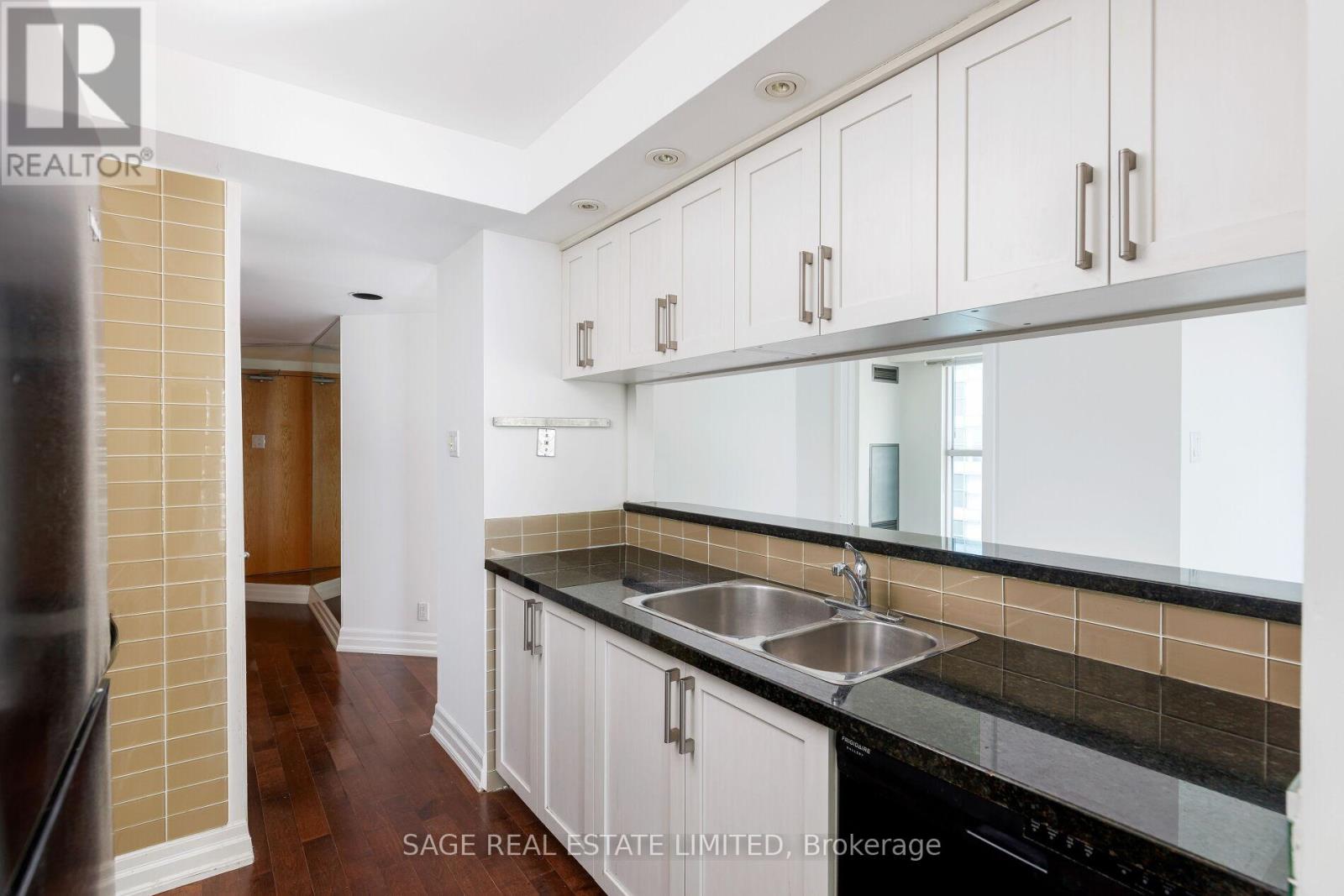 3002 - 99 Harbour Square, Toronto (Waterfront Communities), Ontario  M5J 2H2 - Photo 16 - C12216336
