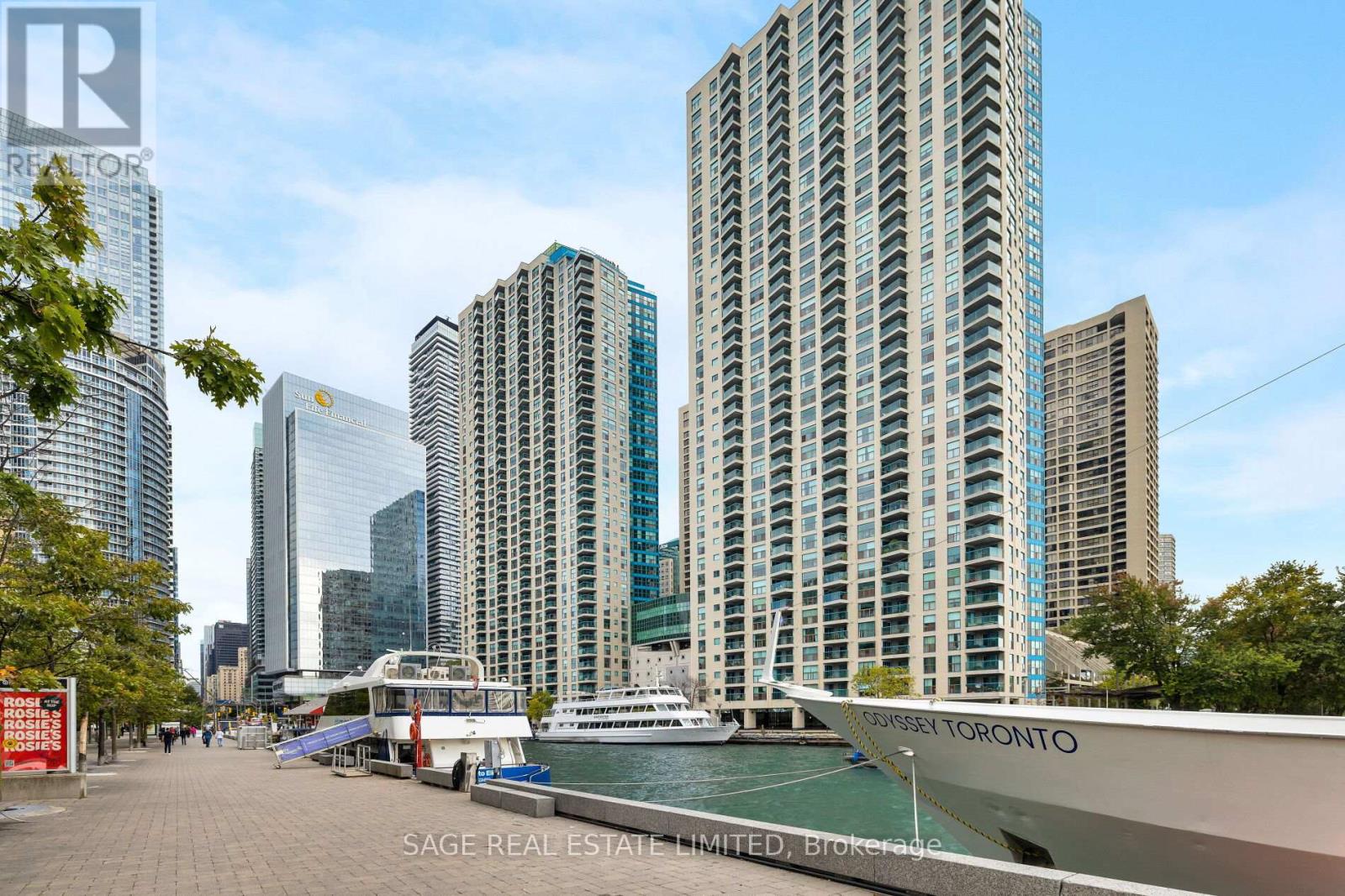 3002 - 99 Harbour Square, Toronto (Waterfront Communities), Ontario  M5J 2H2 - Photo 2 - C12216336