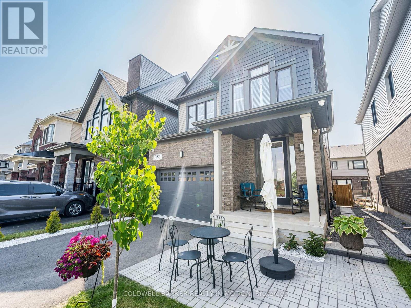 353 Provident Way, Hamilton (Mount Hope), Ontario  L0R 1W0 - Photo 2 - X12216266