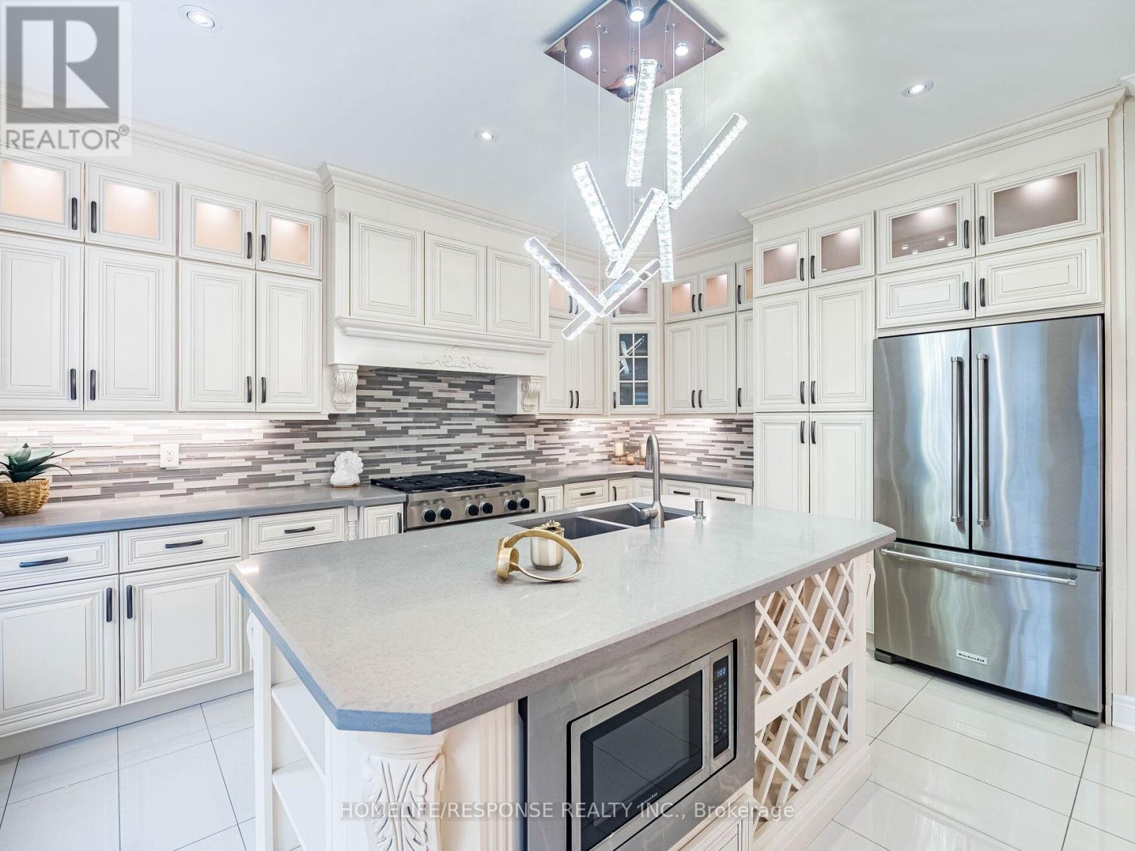 226 Jessie Caverhill Passage, Oakville, Ontario  L7M 0Z6 - Photo 16 - W12213305