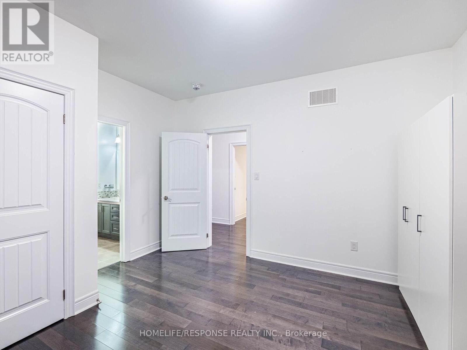 226 Jessie Caverhill Passage, Oakville, Ontario  L7M 0Z6 - Photo 28 - W12213305