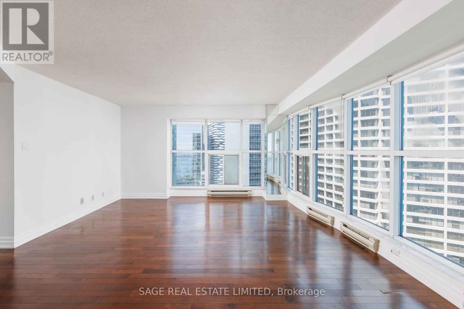 3002 - 99 Harbour Square, Toronto (Waterfront Communities), Ontario  M5J 2H2 - Photo 6 - C12216336