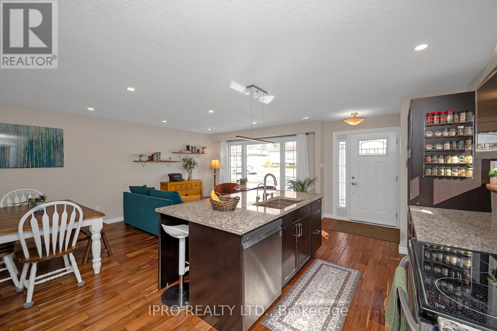 64 Hahn Avenue, Cambridge, Ontario  N3C 2X9 - Photo 5 - X12214874