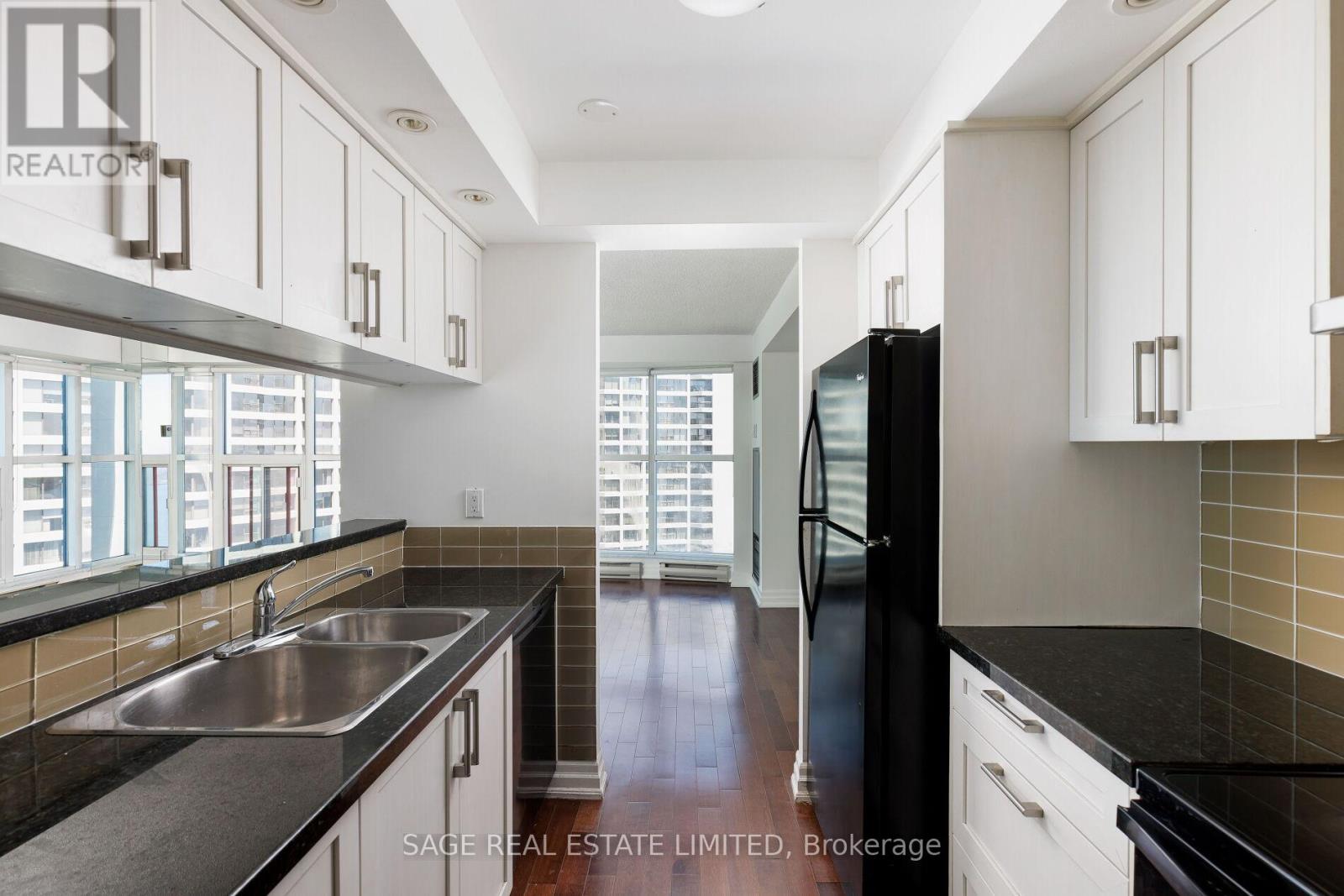 3002 - 99 Harbour Square, Toronto (Waterfront Communities), Ontario  M5J 2H2 - Photo 15 - C12216336