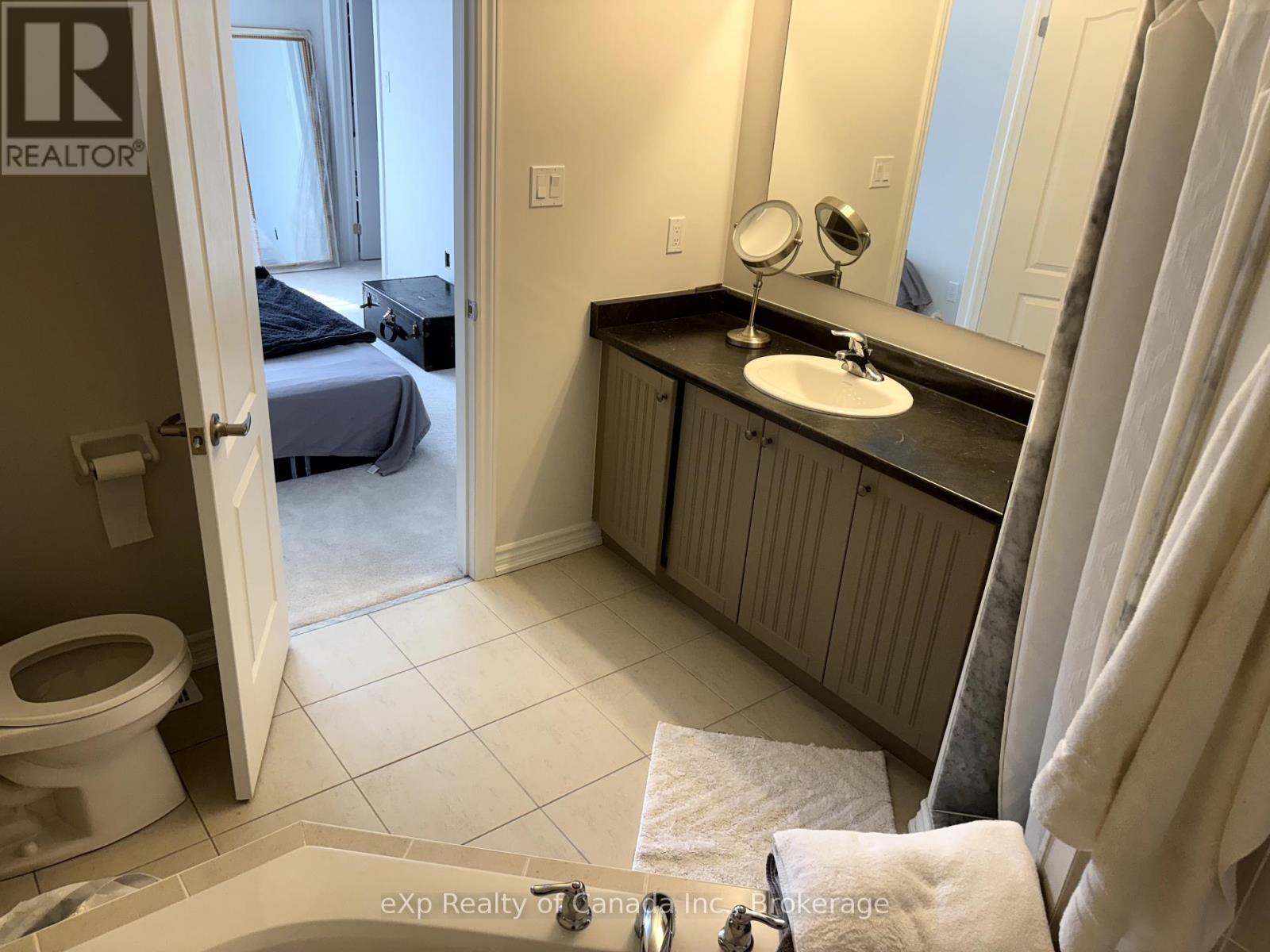 92 Baker Street, Thorold, Ontario  L2V 0N1 - Photo 5 - X12216414