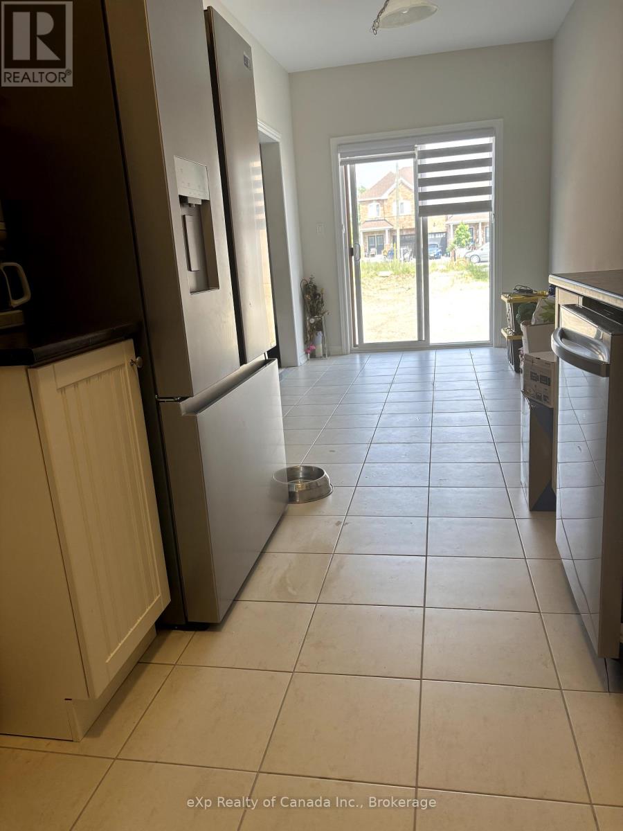 92 Baker Street, Thorold, Ontario  L2V 0N1 - Photo 7 - X12216414
