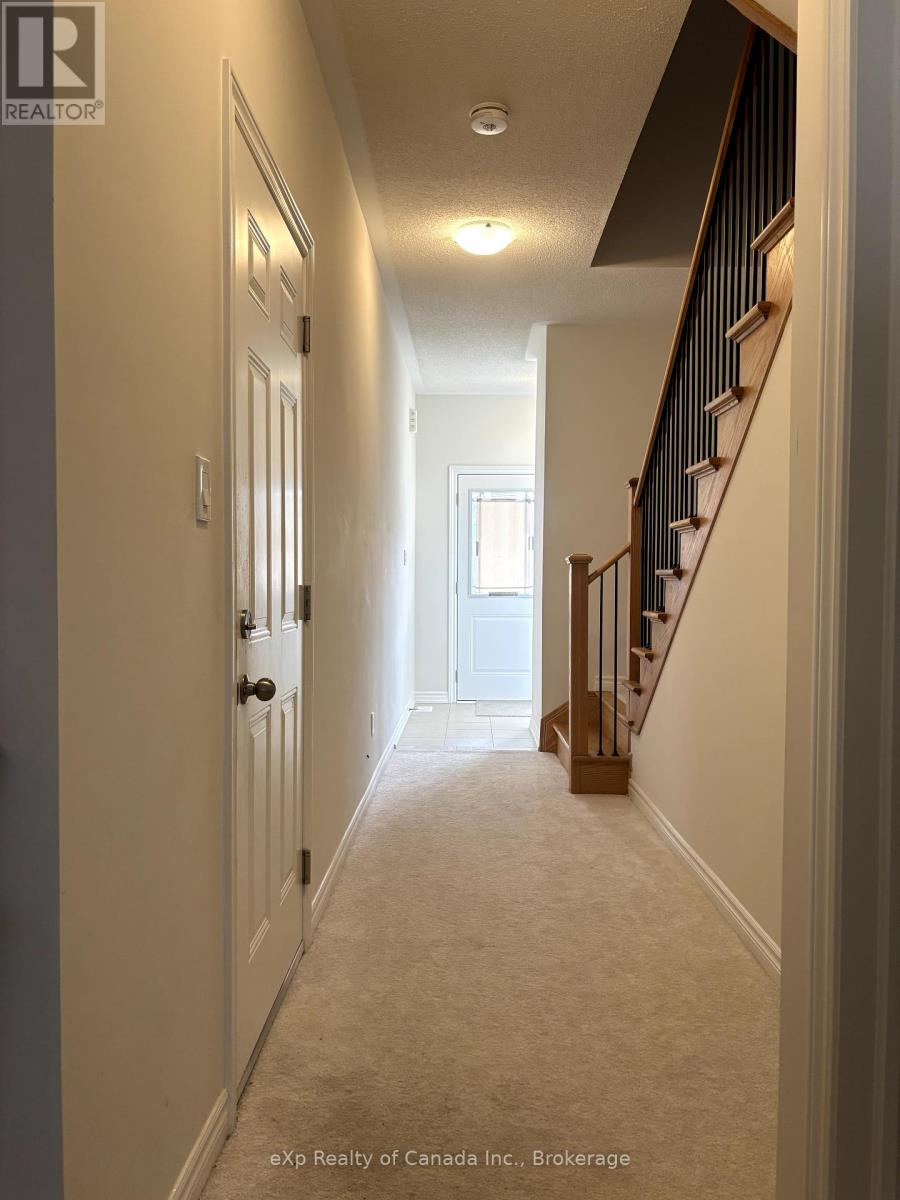 92 Baker Street, Thorold, Ontario  L2V 0N1 - Photo 9 - X12216414