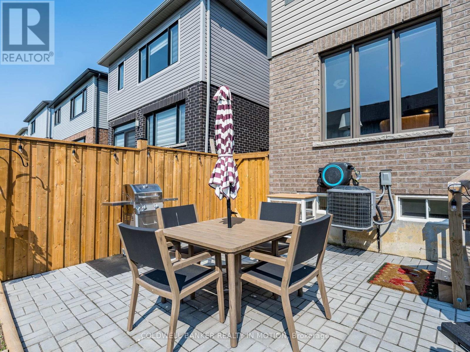 353 Provident Way, Hamilton (Mount Hope), Ontario  L0R 1W0 - Photo 47 - X12216266