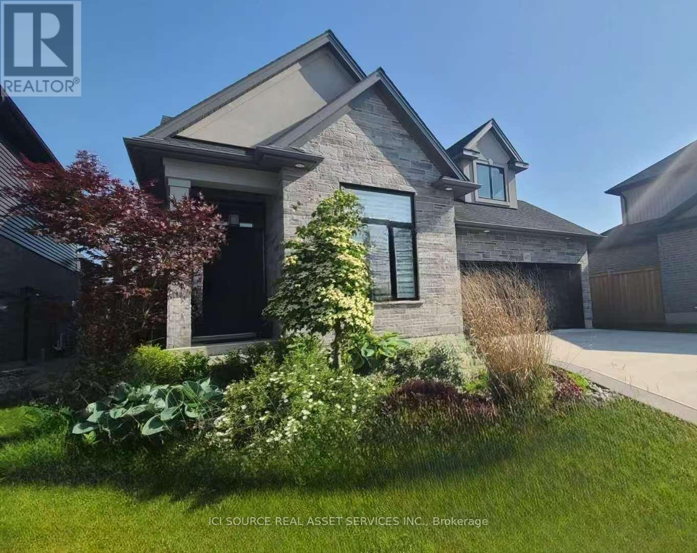 600 HAWTHORNE PLACE, Woodstock, Ontario