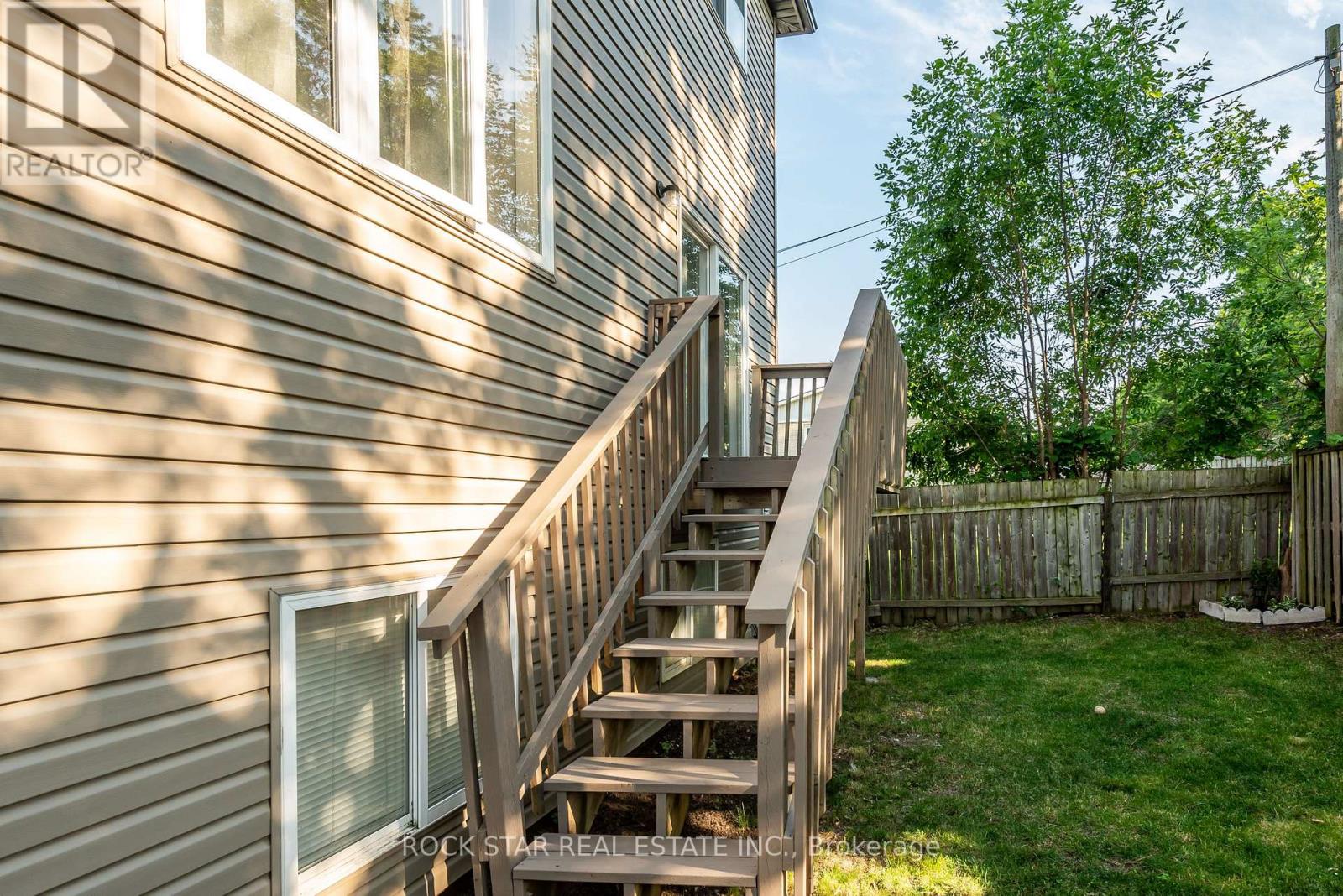 81 Wellington Street N, Thorold, Ontario  L2V 2E8 - Photo 38 - X12216341