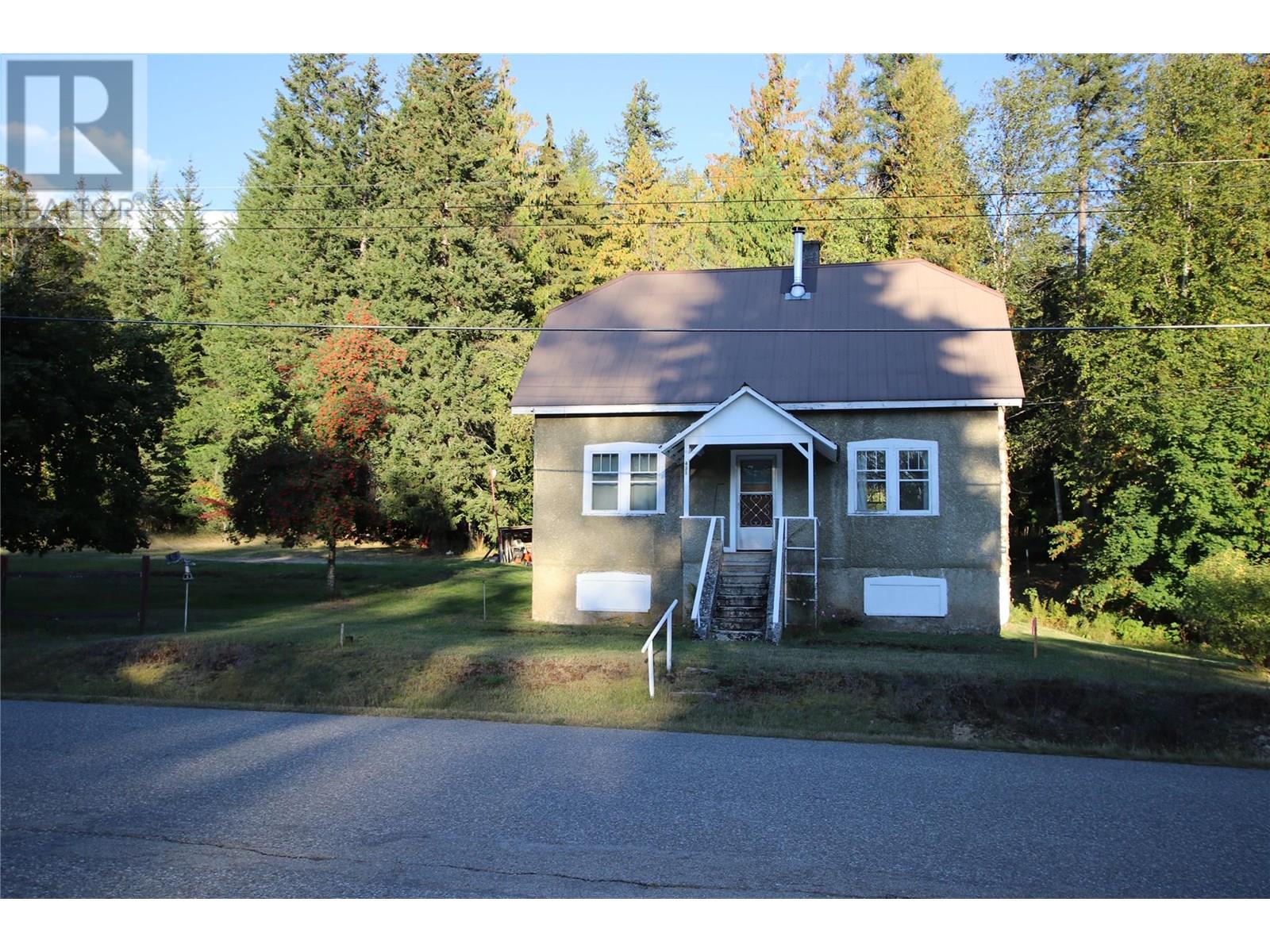 431 Alexander Road, Nakusp, British Columbia  V0G 1R1 - Photo 2 - 10351232