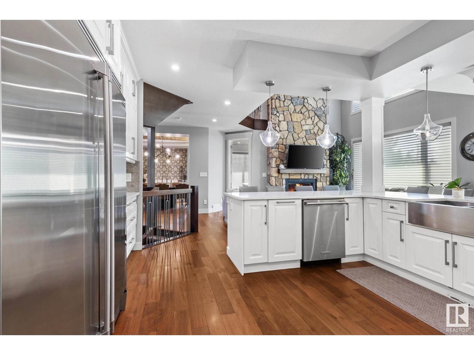 Property at 30 Kingsmeade CR image 3